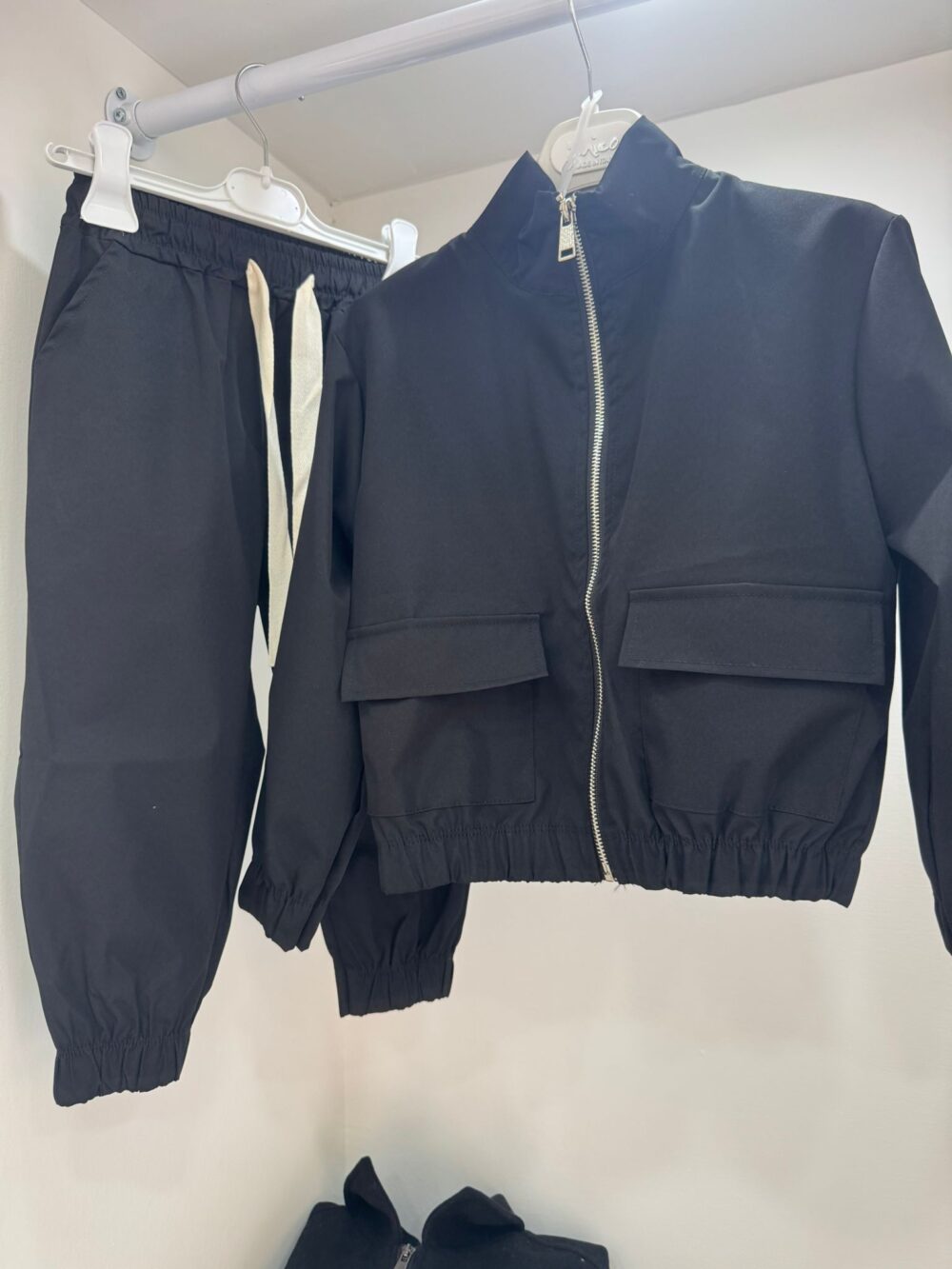 Tuta Black Crop